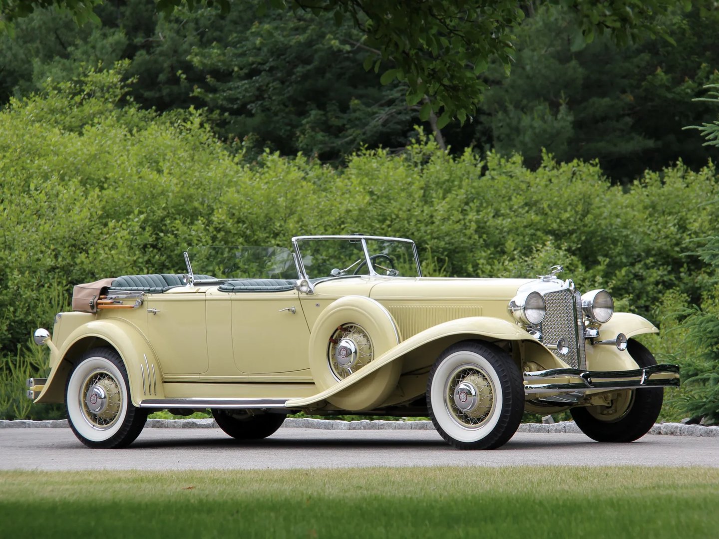 Chrysler_Imperial_1_generation__Phaeton__12.jpg