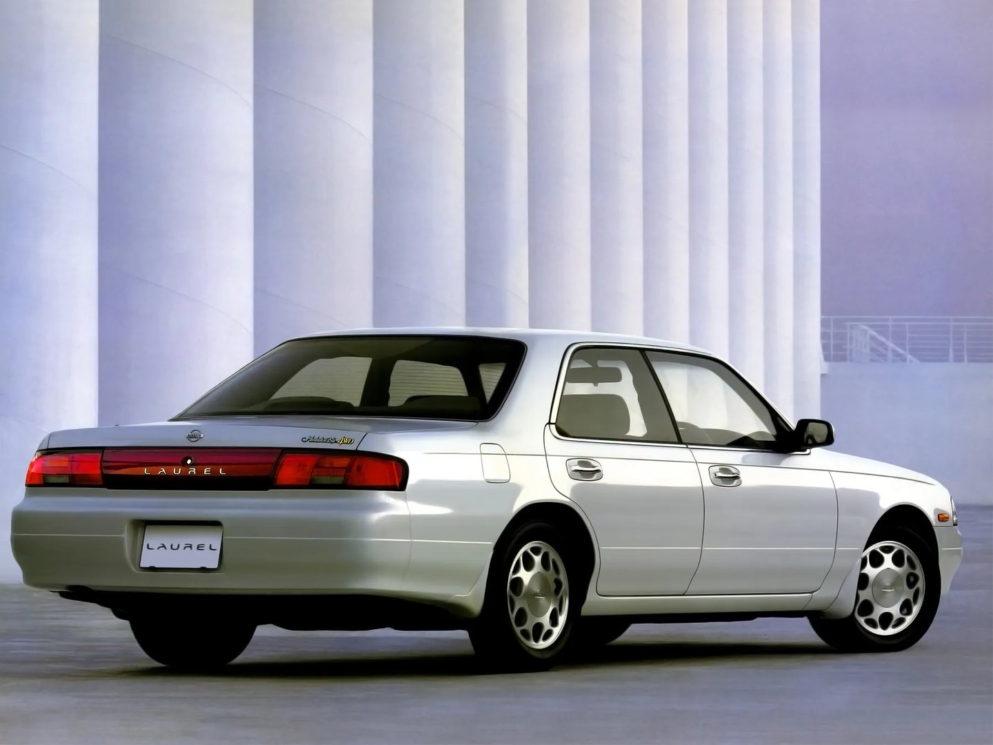 Nissan_Laurel_7_generation__Sedan__5.jpg