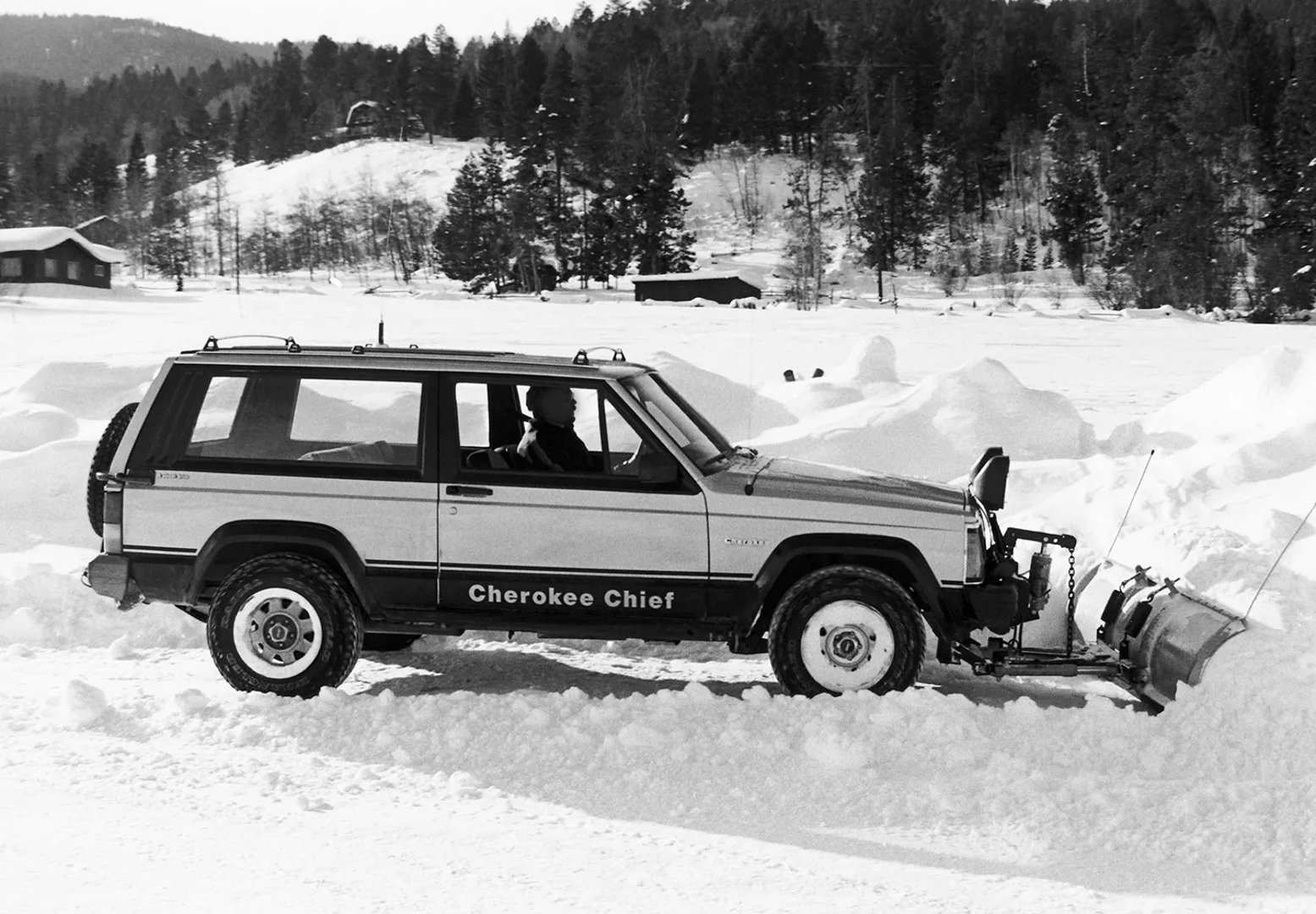 Jeep_Cherokee_2_generation__SUV_3-doors__7.jpg