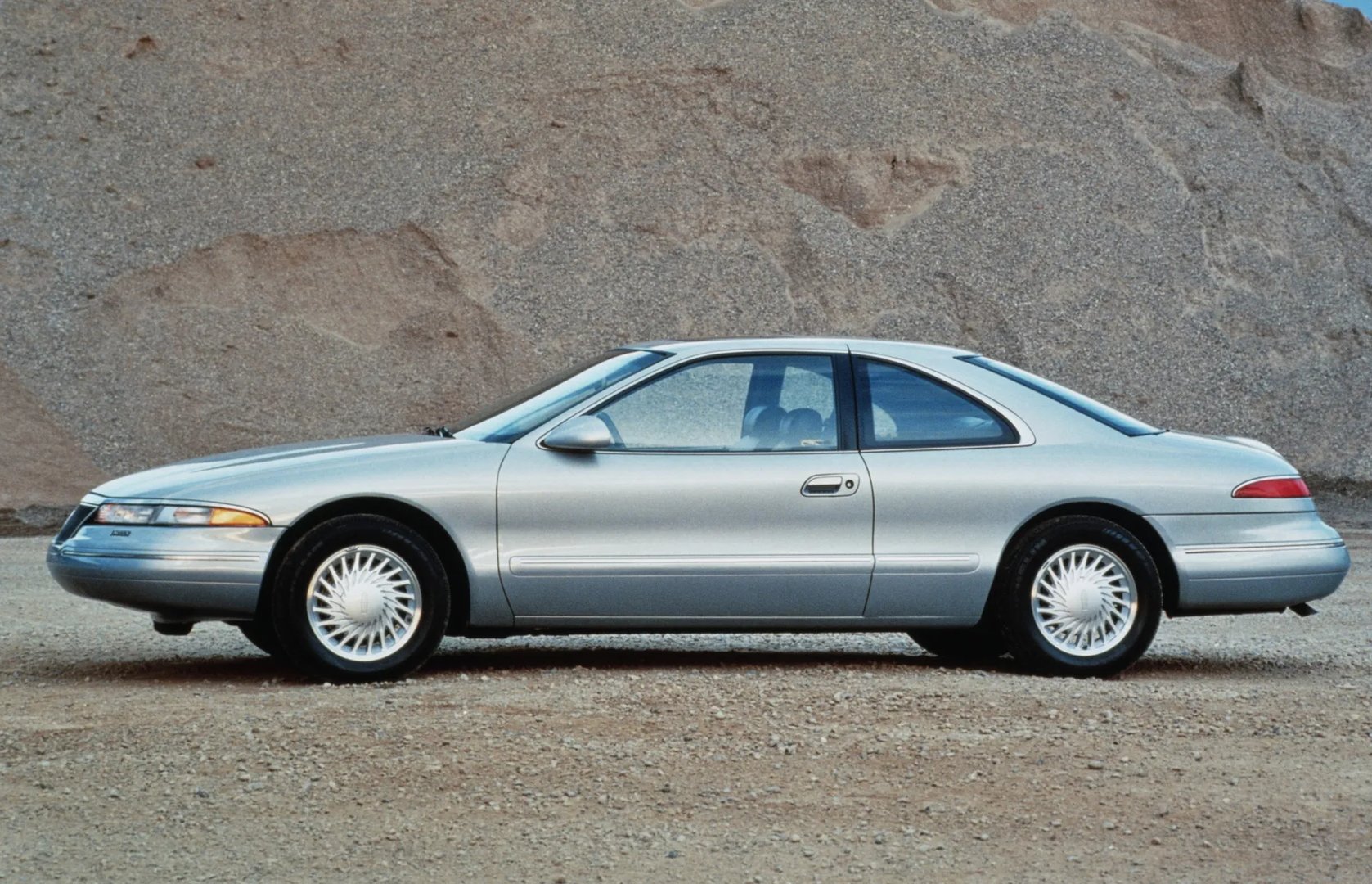 Lincoln_Mark_VIII_1_generation__Coupe__10.jpg