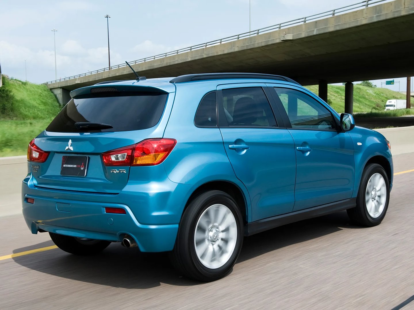 Mitsubishi_RVR_3_generation__SUV_5-doors__2.jpg