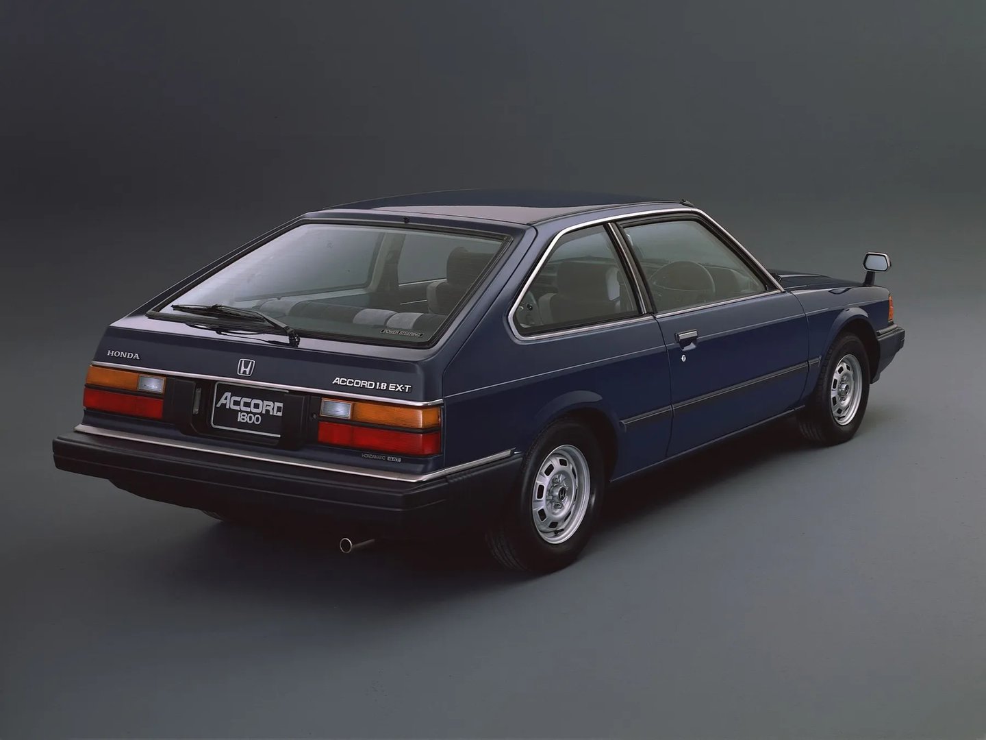 Honda_Accord_2_generation__Hatchback_3-door__4.jpg