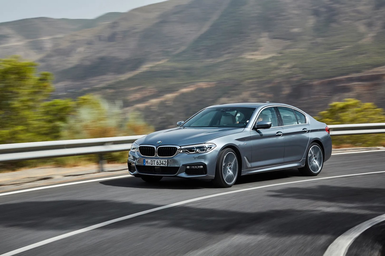 BMW_5_series_7_generation__Sedan__11.jpg