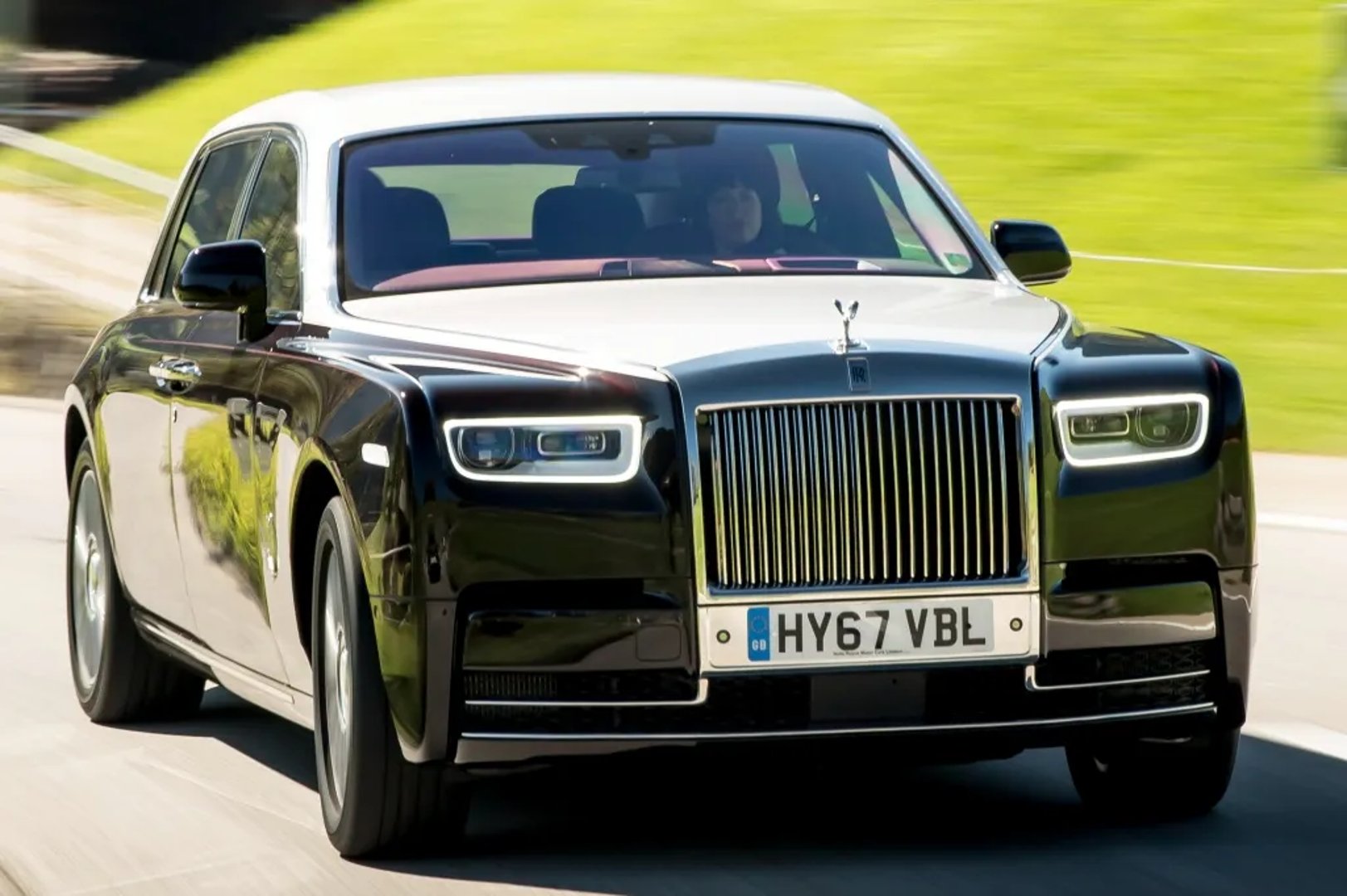 Rolls-Royce_Phantom_8_generation__Sedan_Long__1.jpg