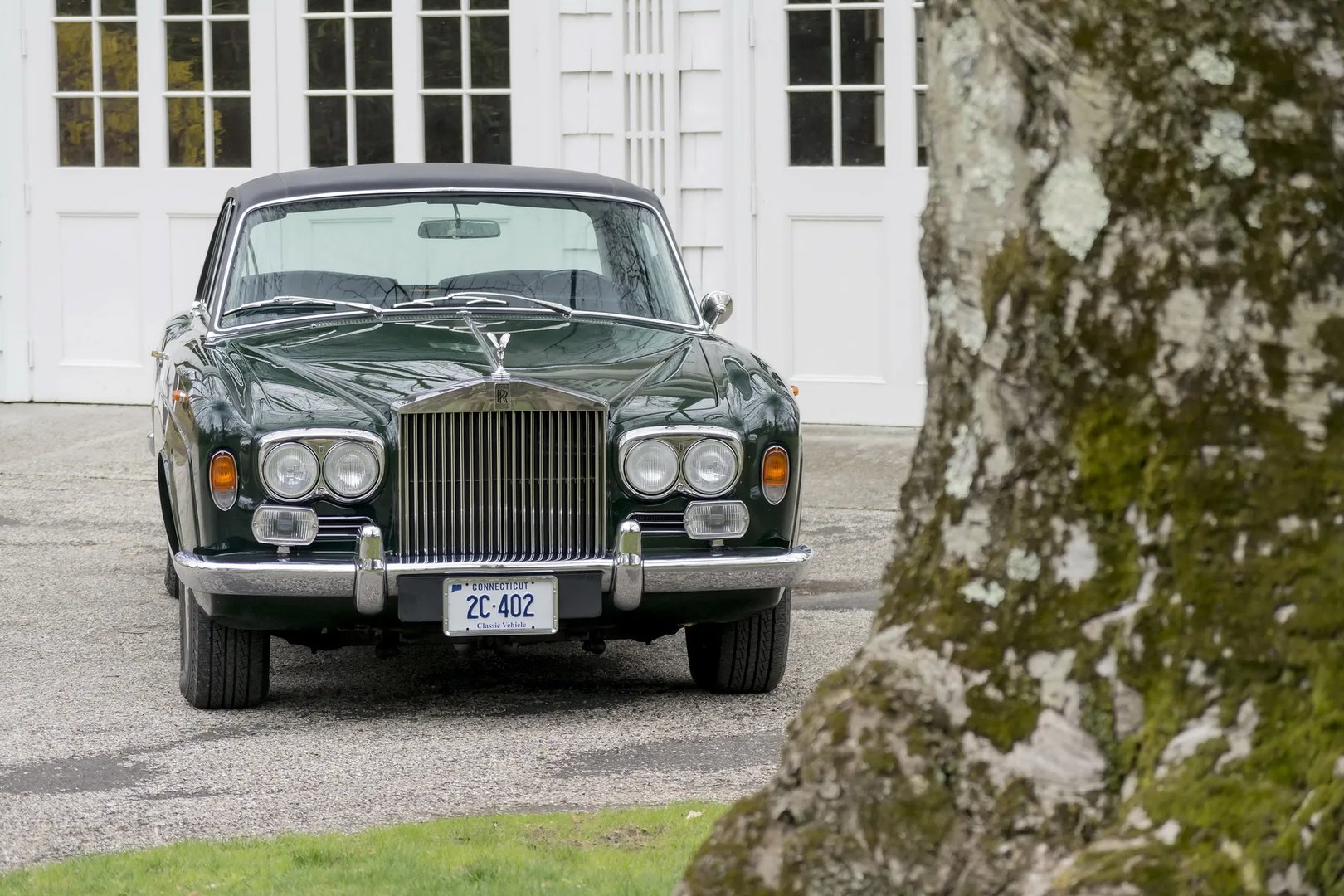 Rolls-Royce_Corniche_1_generation__Sedan_2-doors__2.jpg