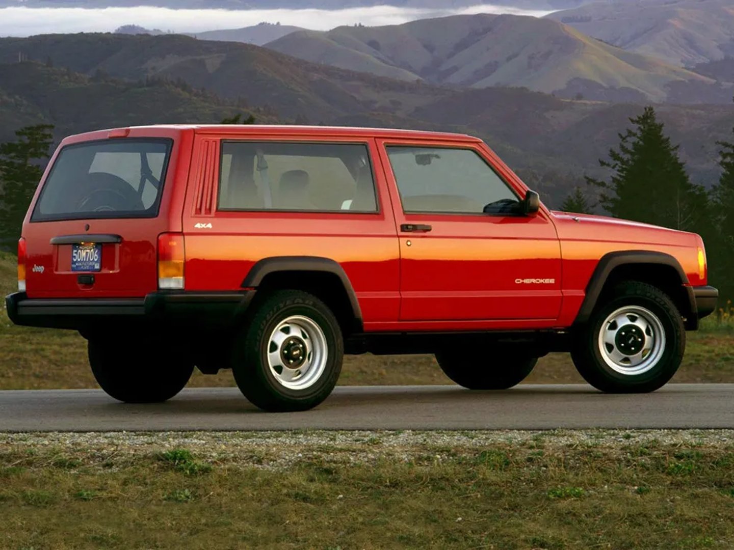 Jeep_Cherokee_2_generation_restyling__SUV_3-doors__3.jpg