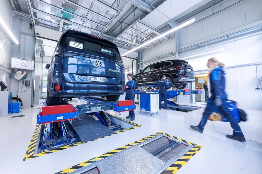 Regional used car price differences in Germany