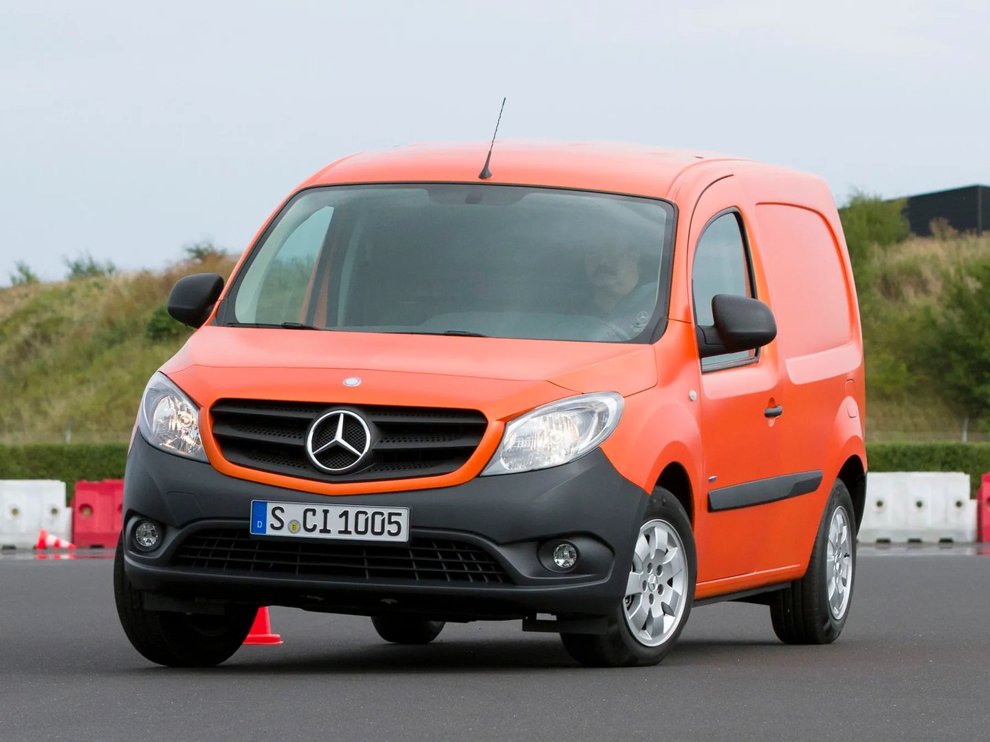 Mercedes_Citan_1_generation__Van__6.jpg