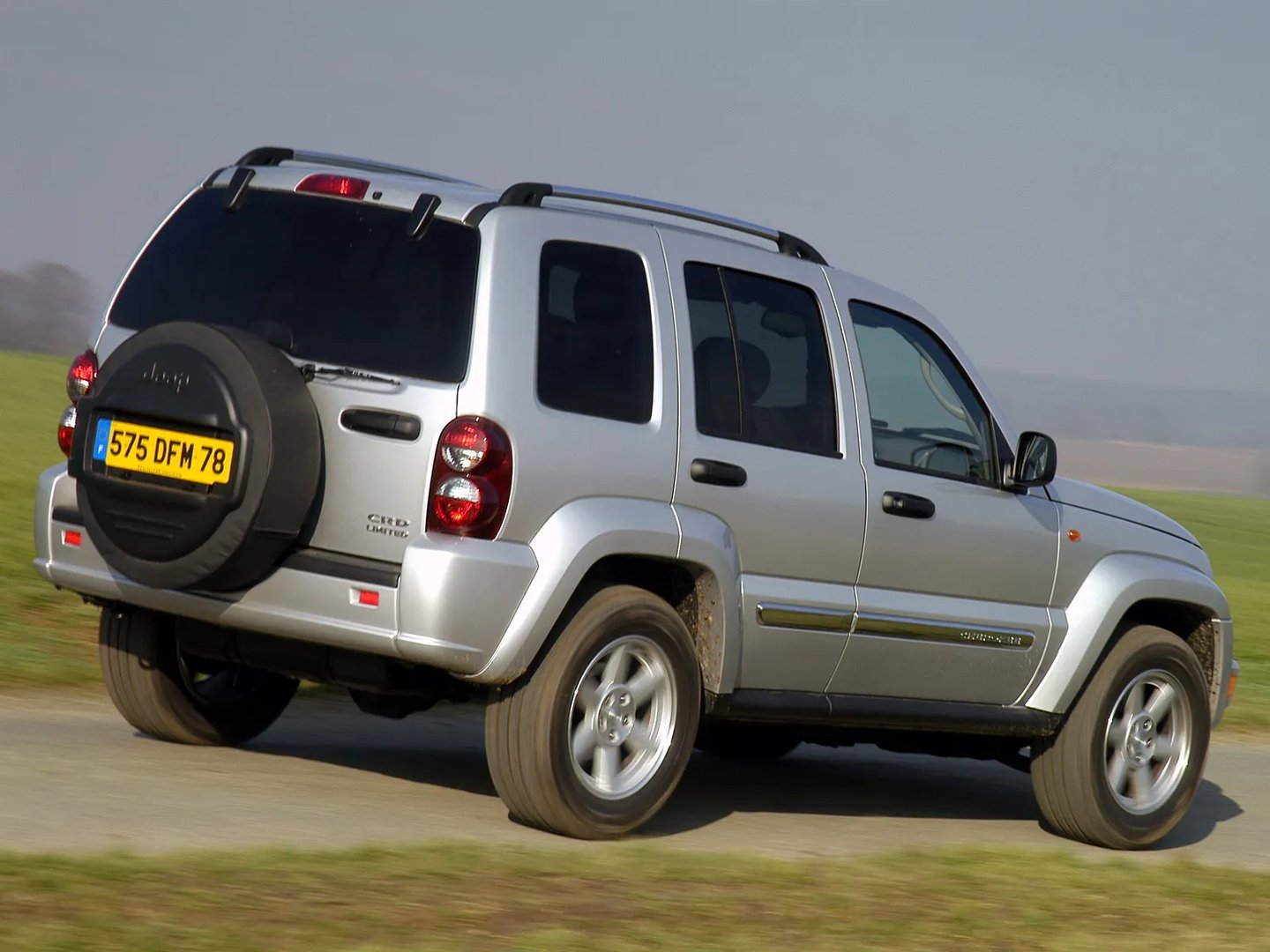 Jeep_Cherokee_3_generation_restyling__SUV_5-doors__2.jpg