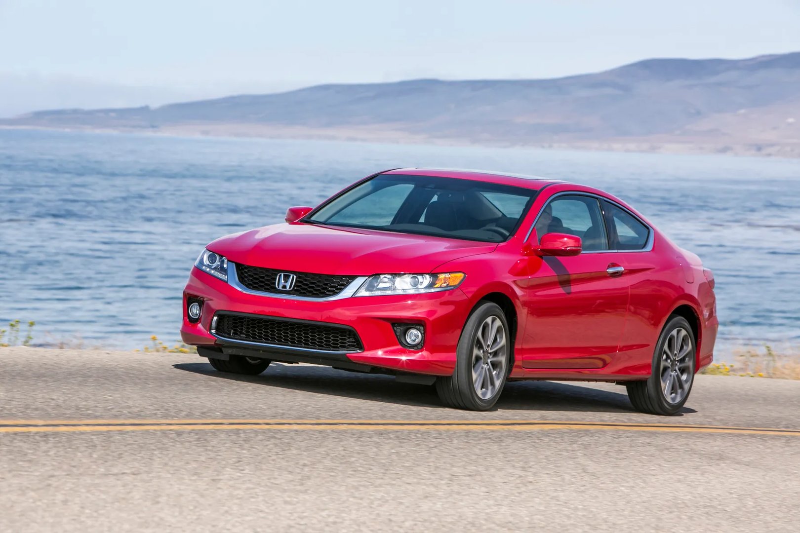 Honda_Accord_(USA)_9_generation__Coupe__4.jpg