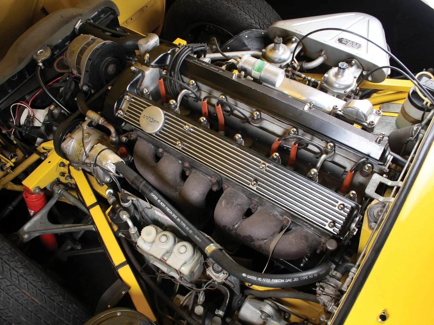 Jaguar_E-type_2_generation__Coupe__9.jpg
