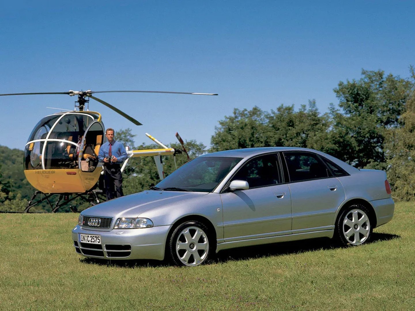 Audi_S4_1_generation__Sedan__3.jpg