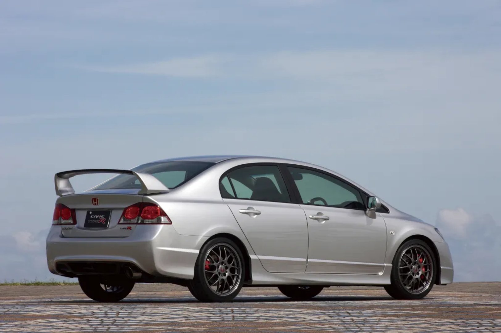 Honda_Civic_Type_R_8_generation_restyling__Sedan__1.jpg