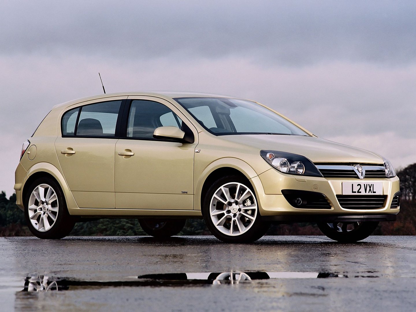 vauxhall_Astra_5_generation__Hatchback_5-door__18.jpg