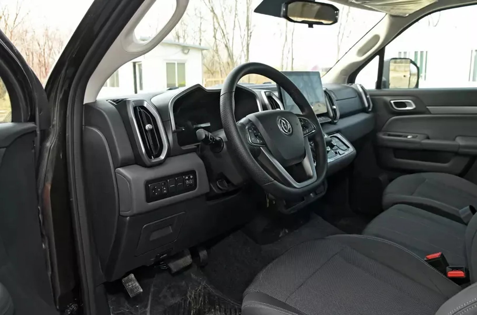DongFeng_Warrior_MS600_1_generation__SUV_5-doors__10.jpg