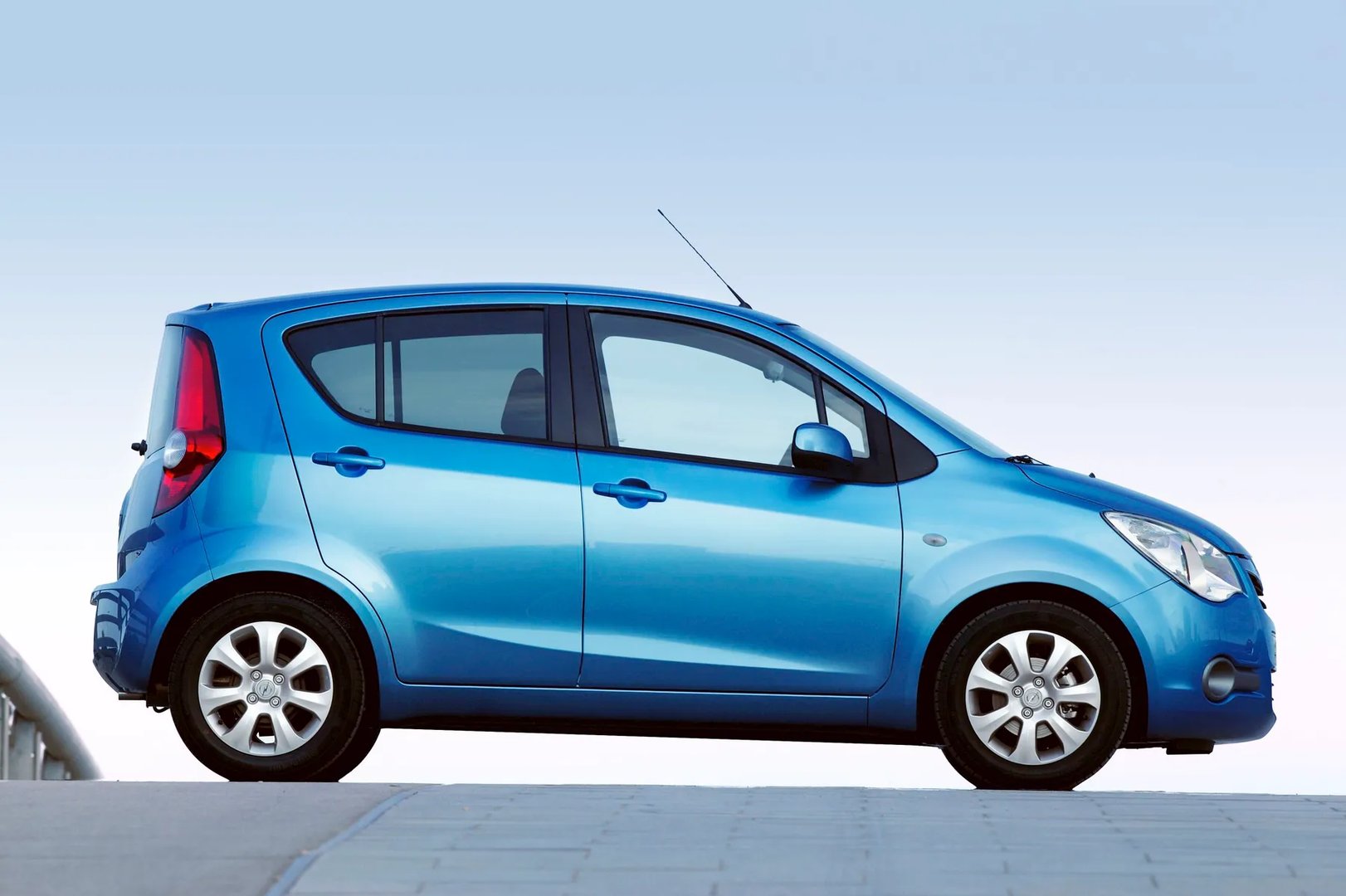 Opel_Agila_2_generation__Mini_5-doors__4.jpg