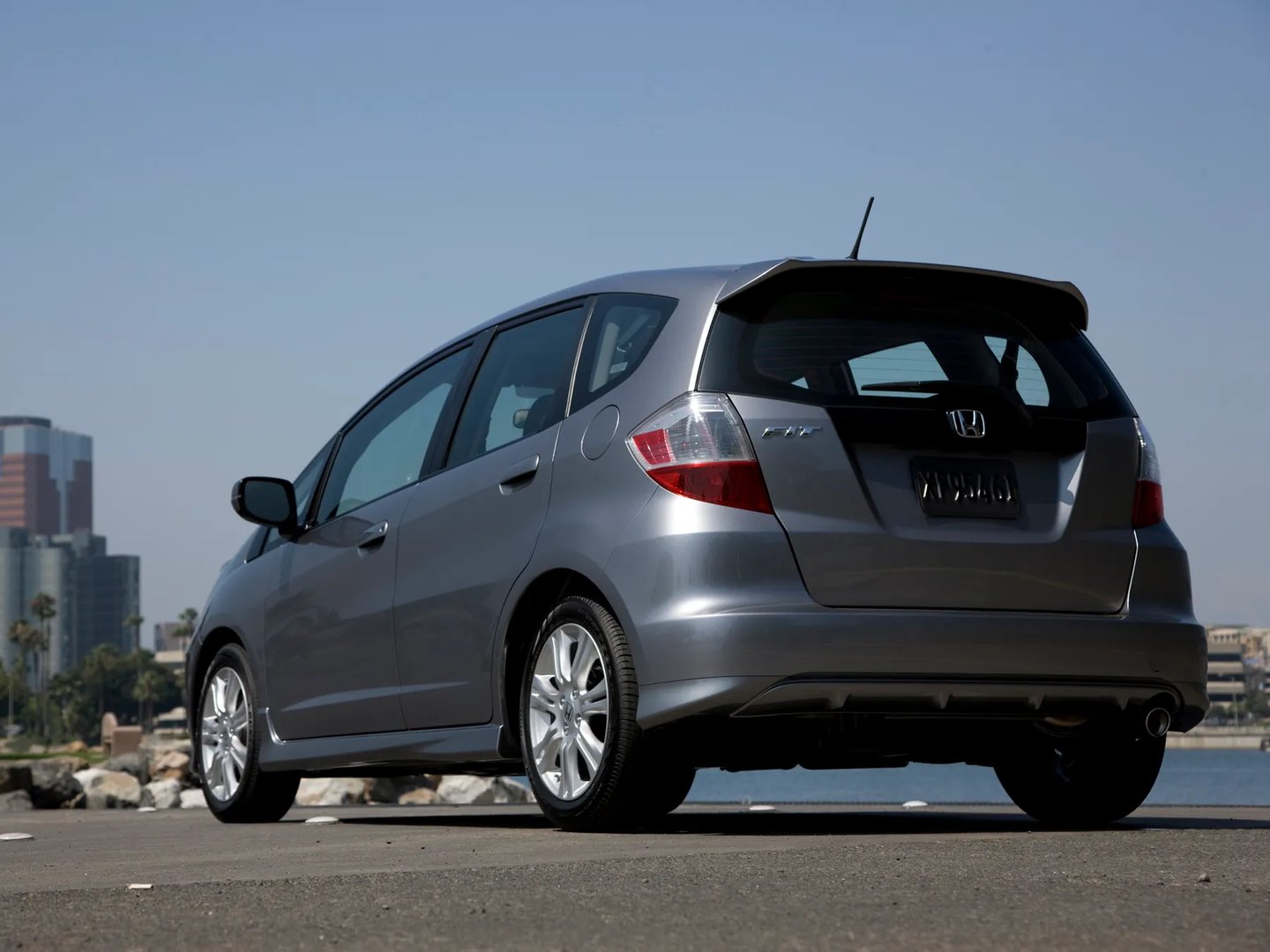 Honda_Fit_2_generation__Mini_5-doors__11.jpg
