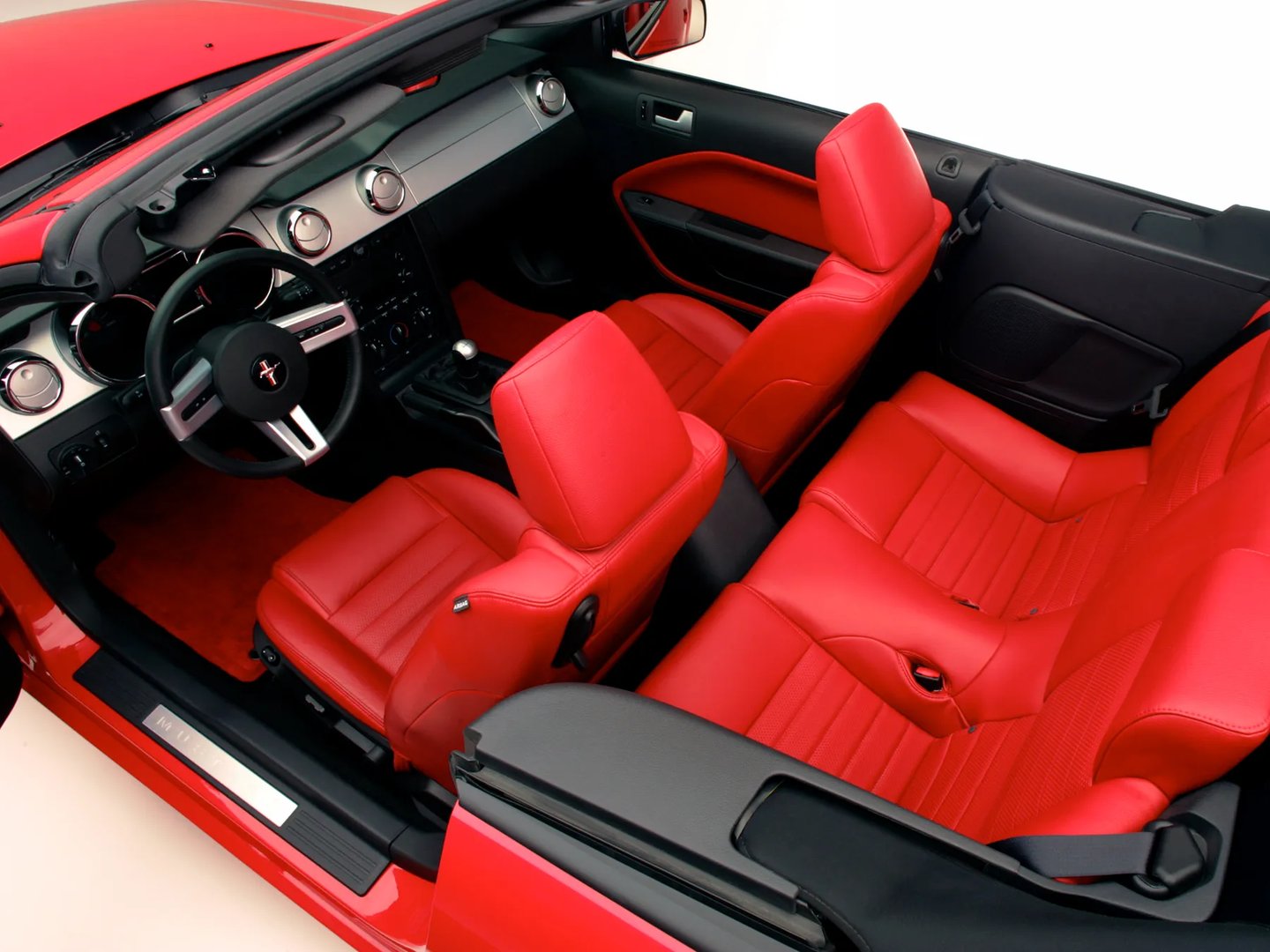 Ford_Mustang_5_generation__Cabrio__13.jpg