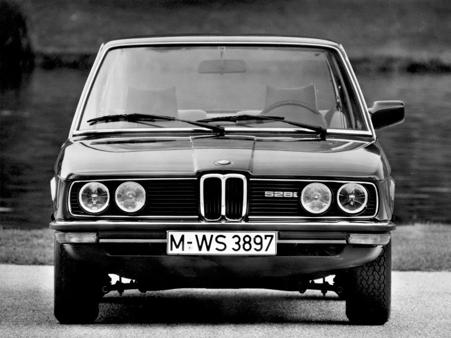 BMW_5_series_1_generation_restyling__Sedan__3.jpg