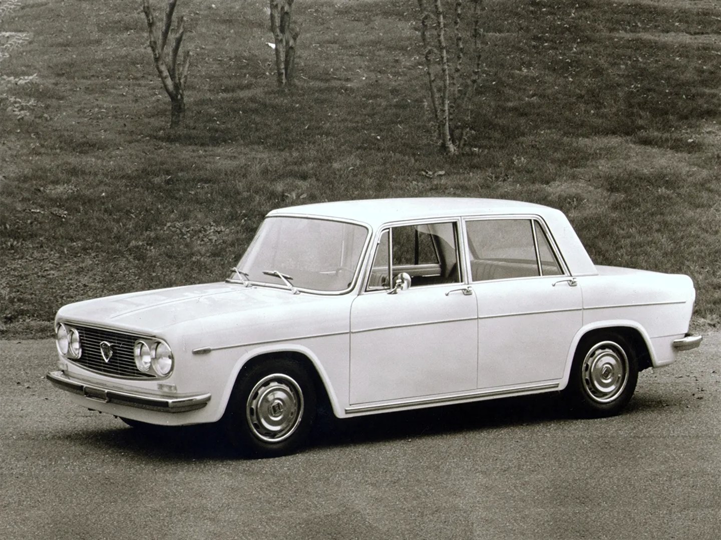 Lancia_Fulvia_1_generation__Sedan__9.jpg