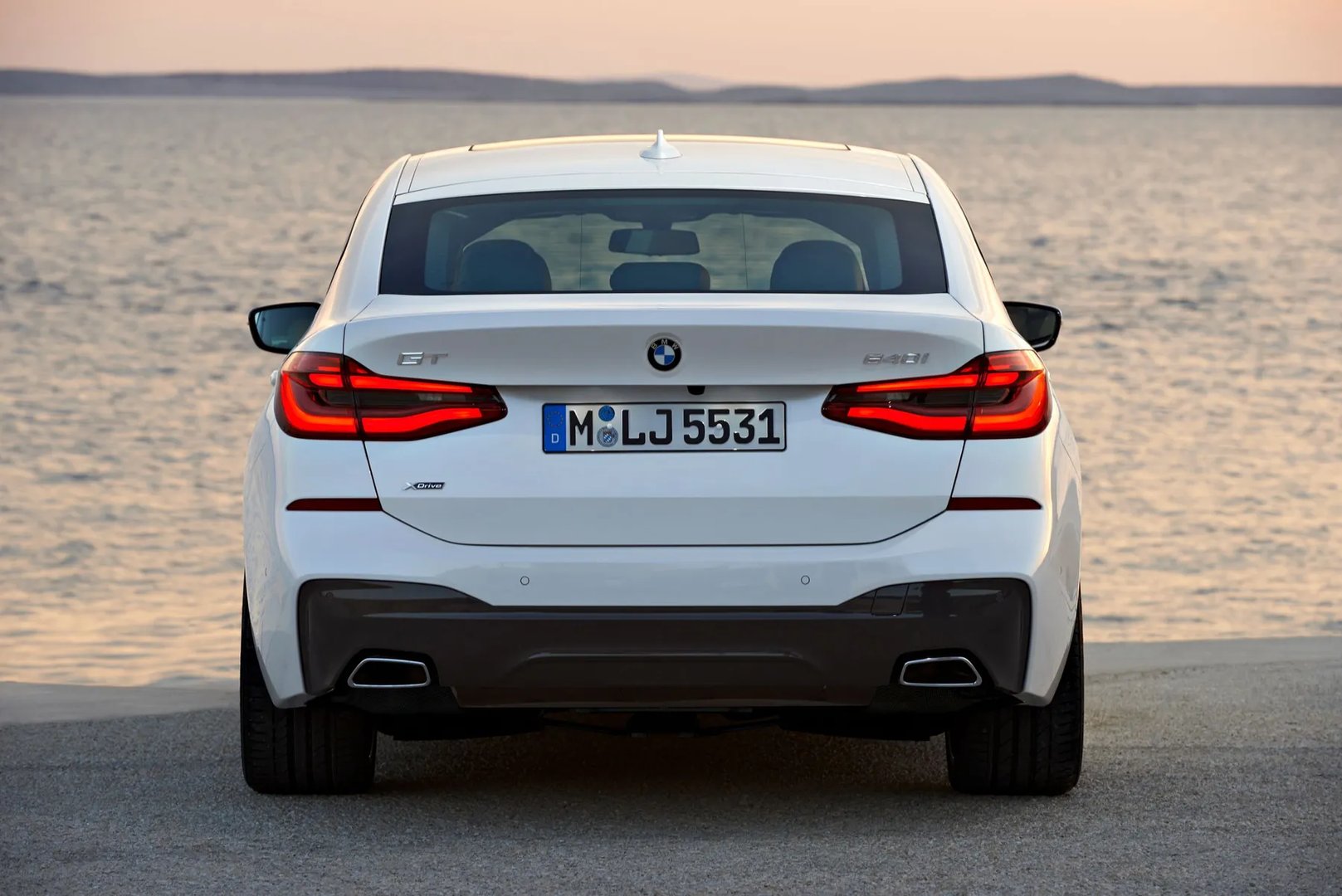 BMW_6_series_4_generation__Liftback__13.jpg