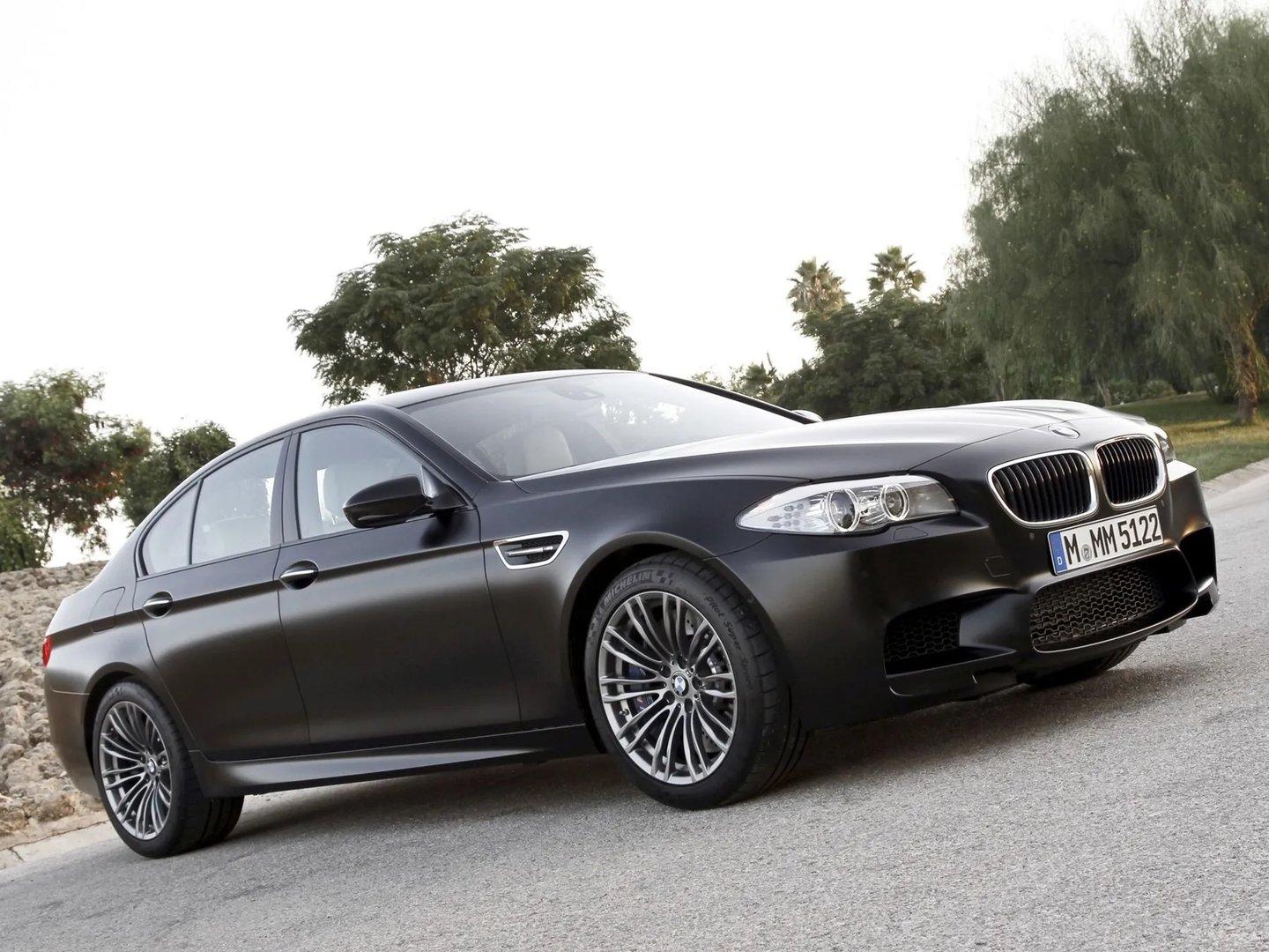 BMW_M5_5_generation__Sedan__12.jpg