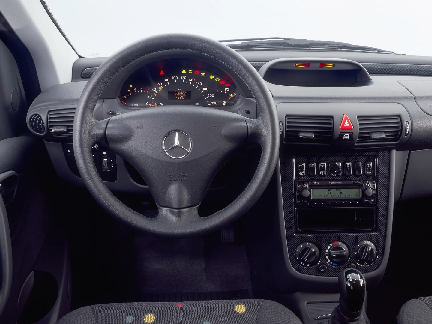 Mercedes_Vaneo_1_generation__Compact_Van__7.jpg