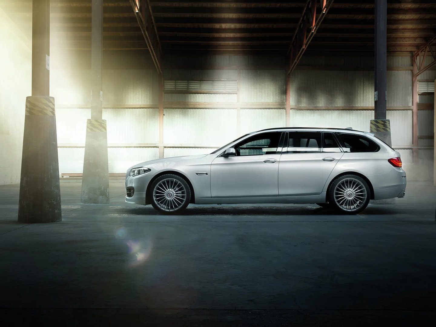 Alpina_D5_1_generation_restyling__Estate_5-door__2.jpg