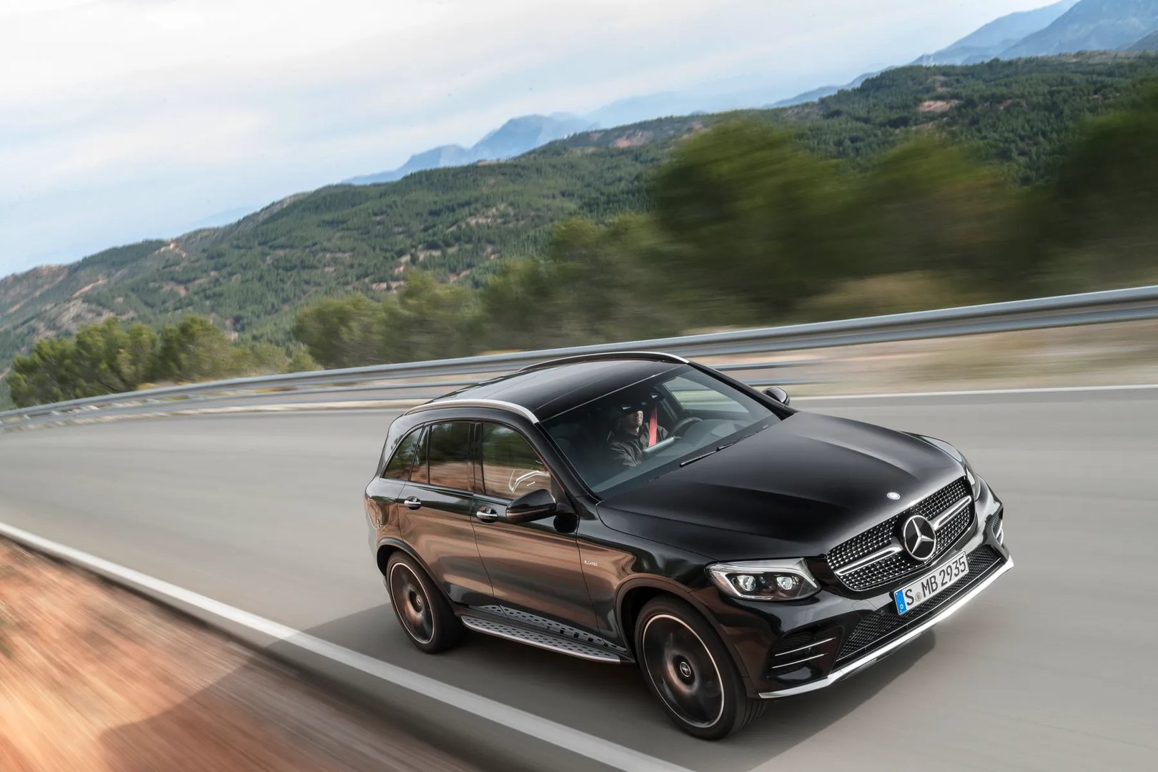 Mercedes_GLC_AMG_1_generation__SUV_5-doors__12.jpg