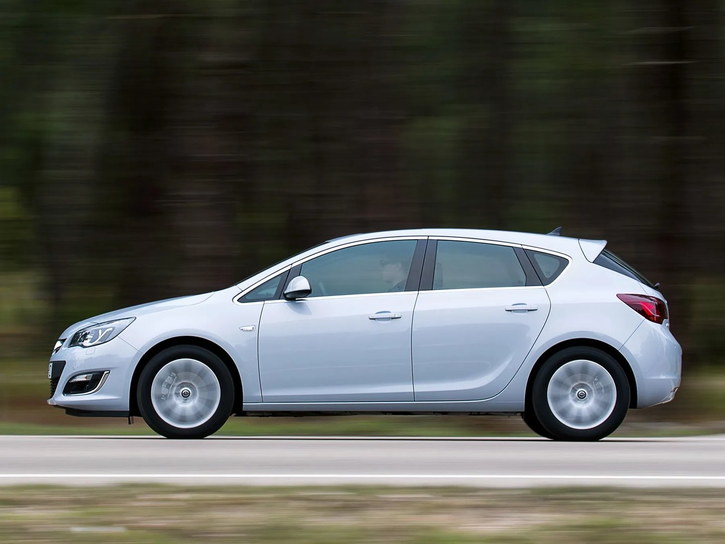 Opel_Astra_4_generation_restyling__Hatchback_5-door__3.jpg
