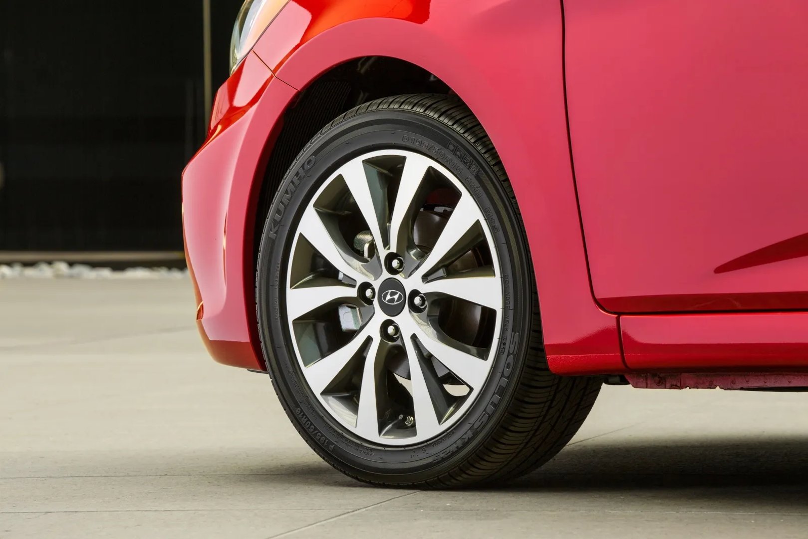 Hyundai_Accent_4_generation__Hatchback_5-door__12.jpg