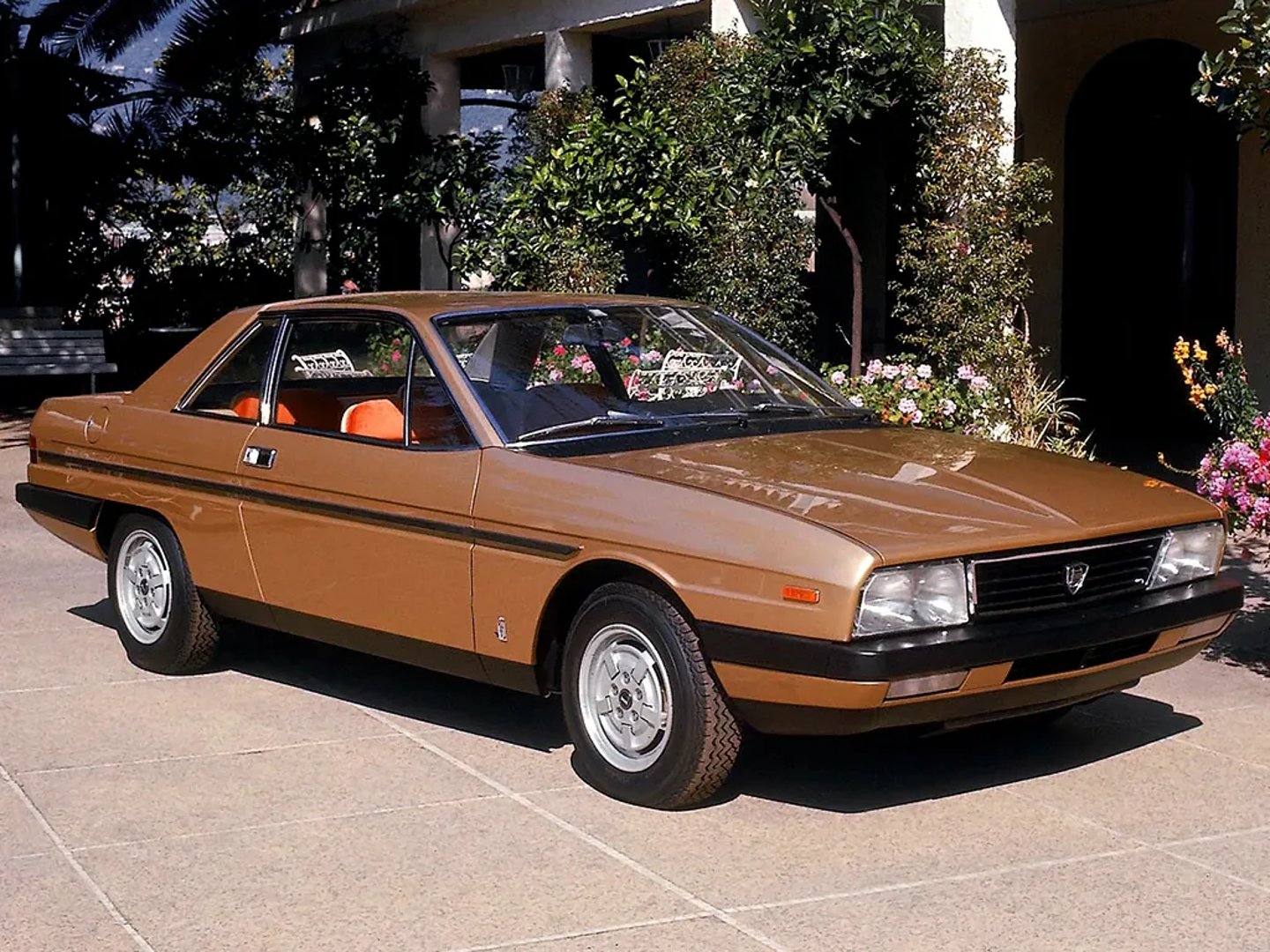 Lancia_Gamma_1_generation__Coupe__2.jpg