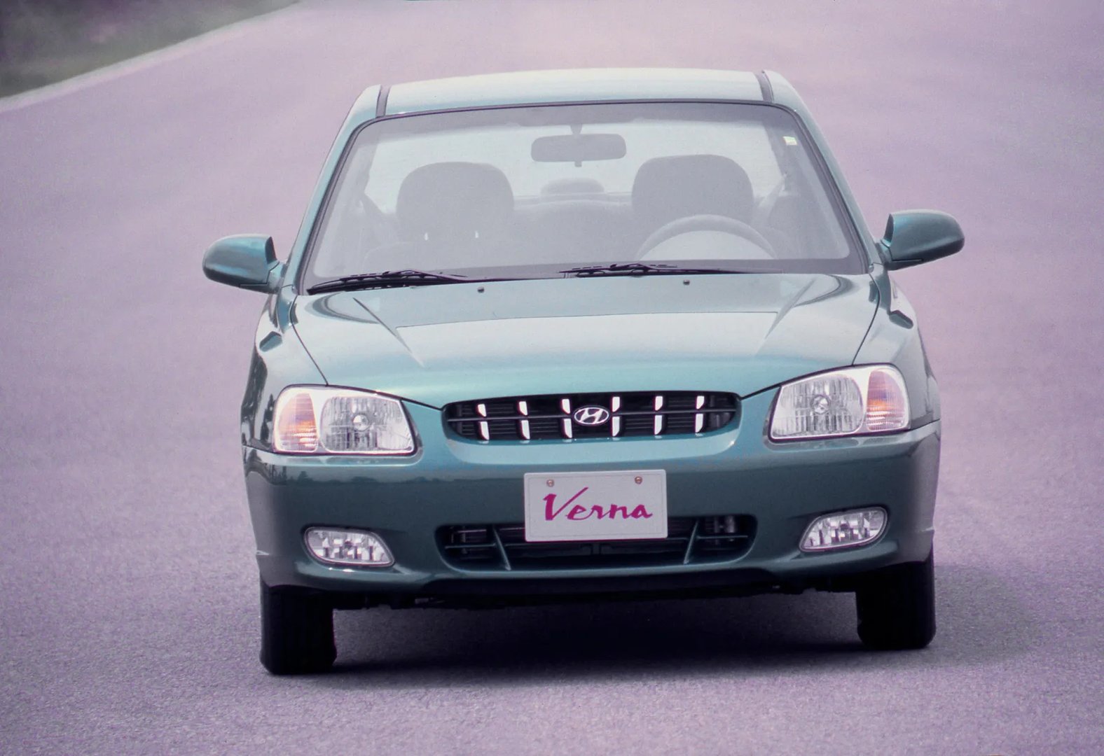 Hyundai_Verna_1_generation__Sedan__1.jpg