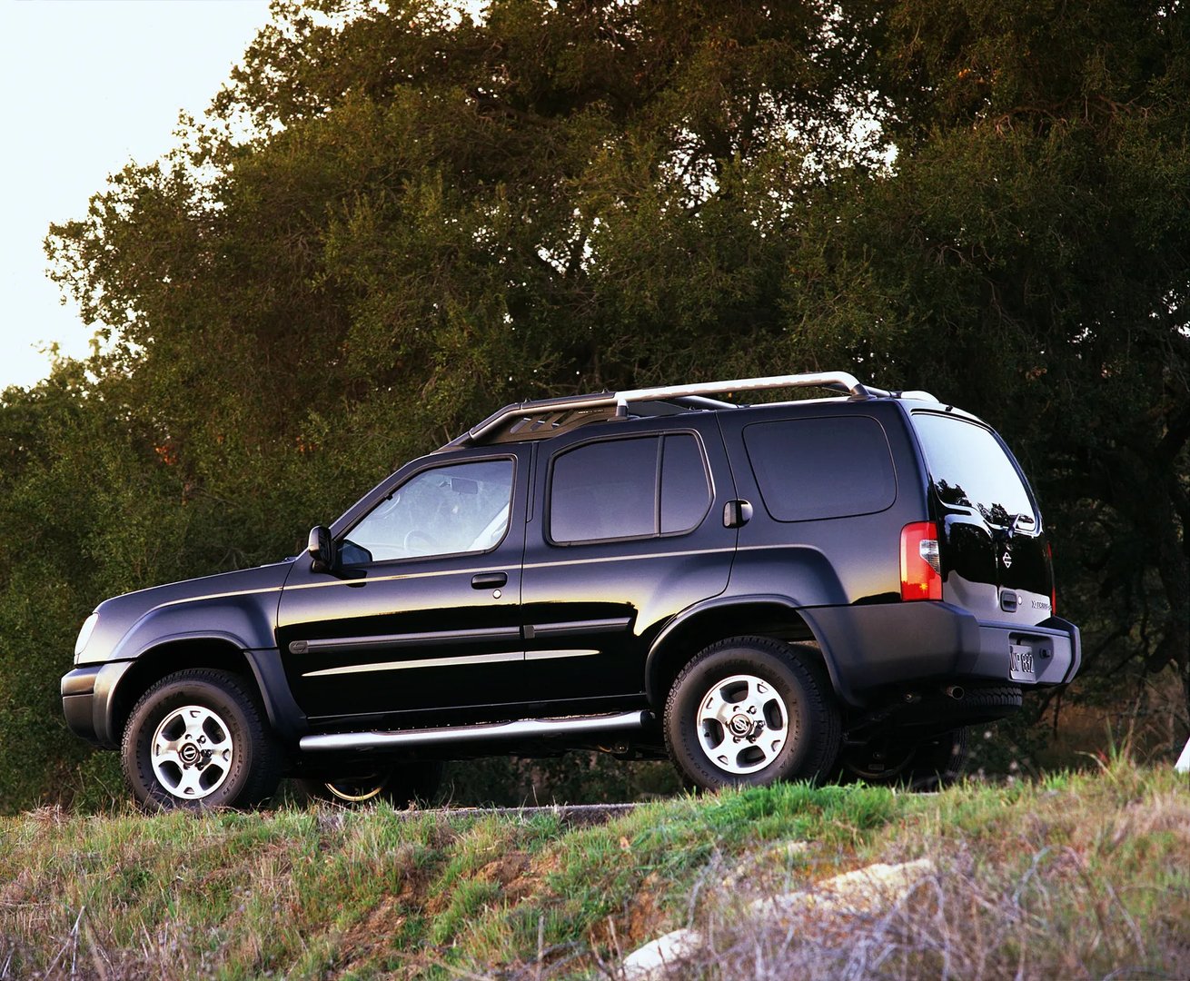 Nissan_Xterra_1_generation__SUV_5-doors__2.jpg