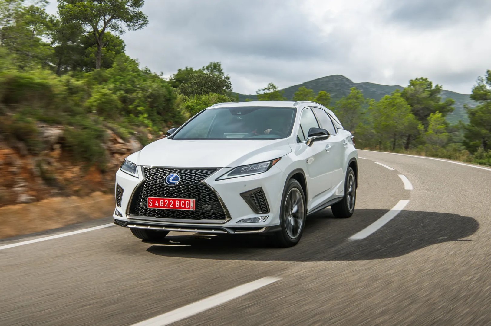 Lexus_RX_4_generation_restyling__SUV_5-doors__2.jpg