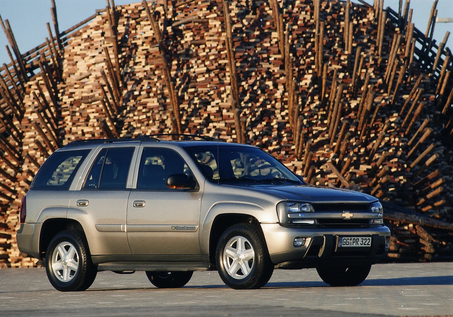 Chevrolet_TrailBlazer_1_generation__SUV_5-doors__10.jpg