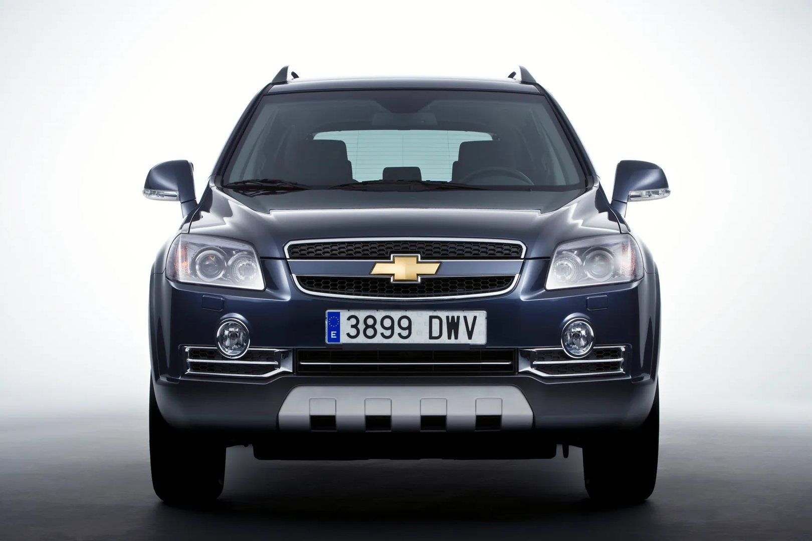 Chevrolet_Captiva_Sport_1_generation__SUV_5-doors__3.jpg