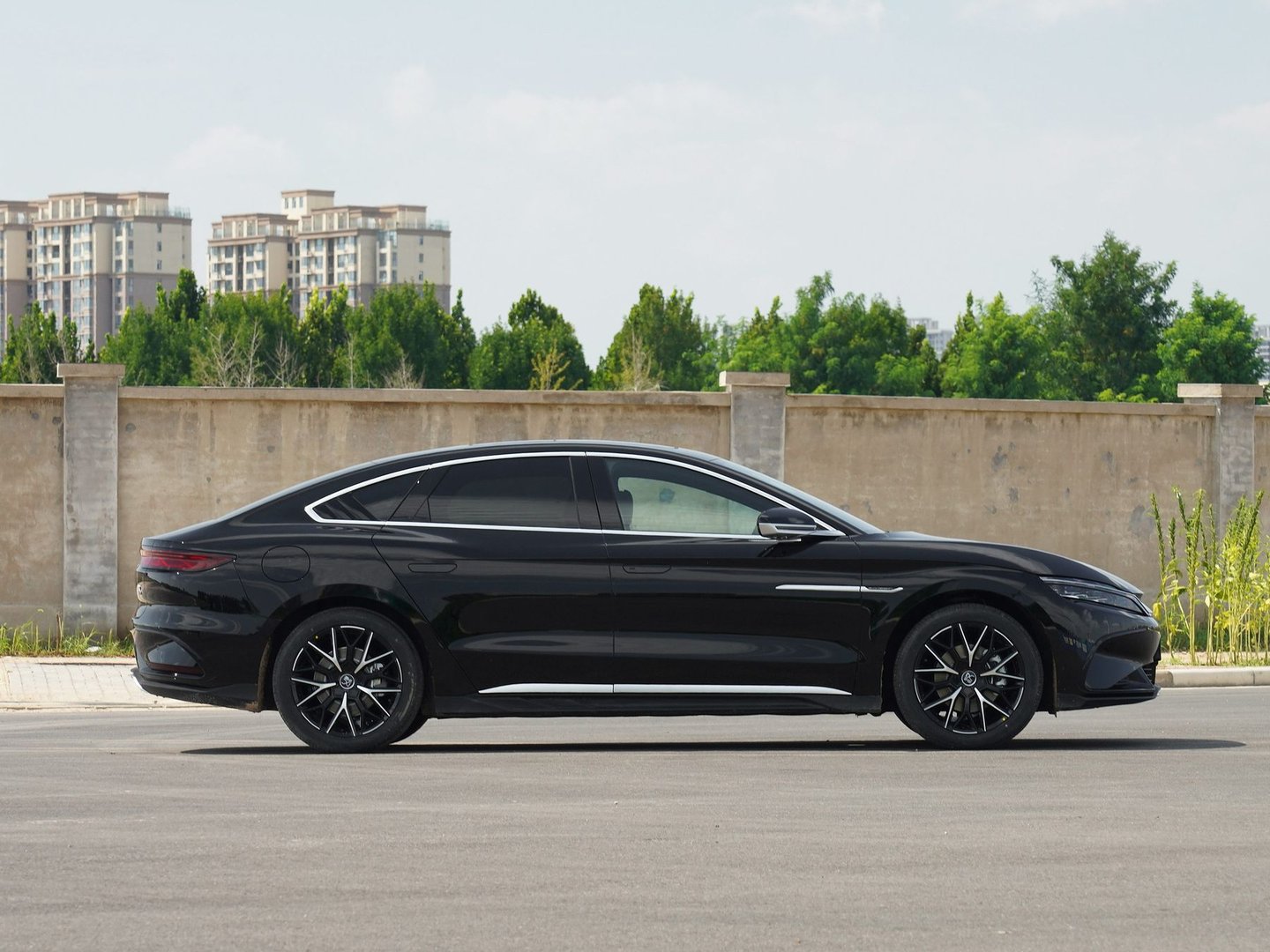 byd_Han_1_generation_restyling_2__Sedan__12.jpg