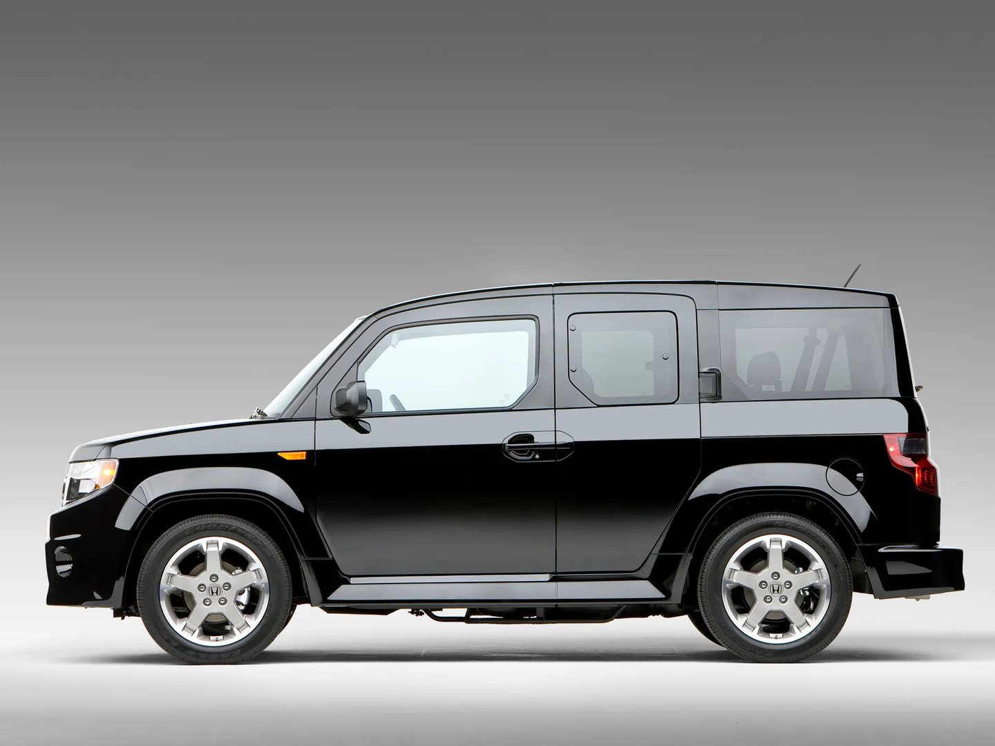 Honda_Element_1_generation_restyling_2__SUV_5-doors__4.jpg