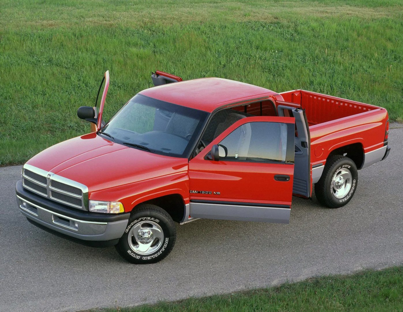 Dodge_RAM_2_generation__Pickup_1.5-cab__5.jpg