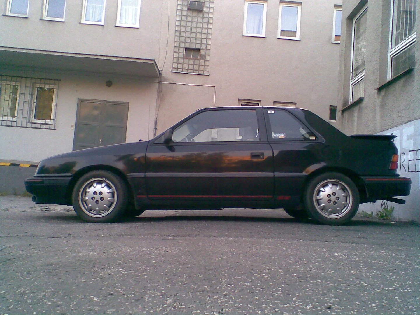 Chrysler_ES_1_generation__Hatchback_3-door__2.jpg