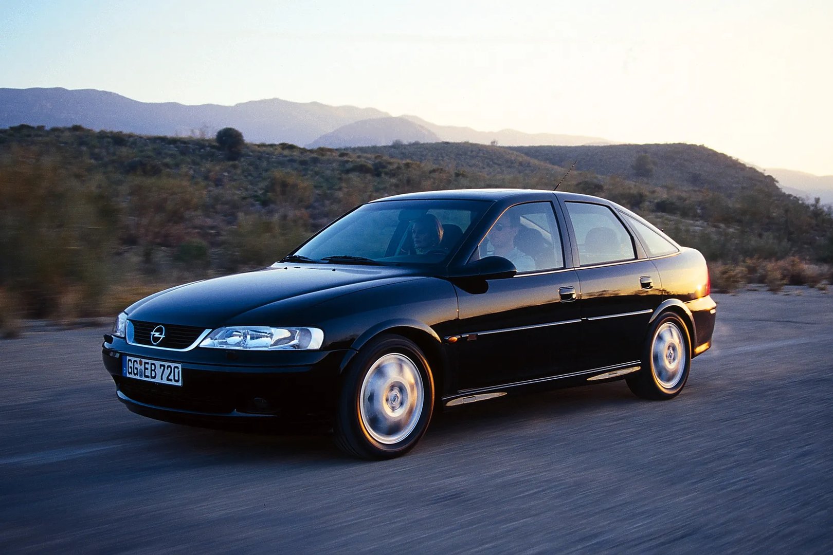 Opel Vectra 2 generation, restyling  Liftback