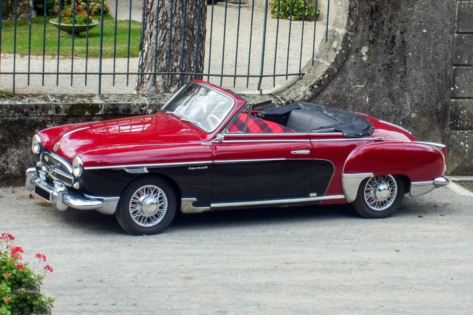Renault_Fregate_1_generation__Cabrio__4.jpg
