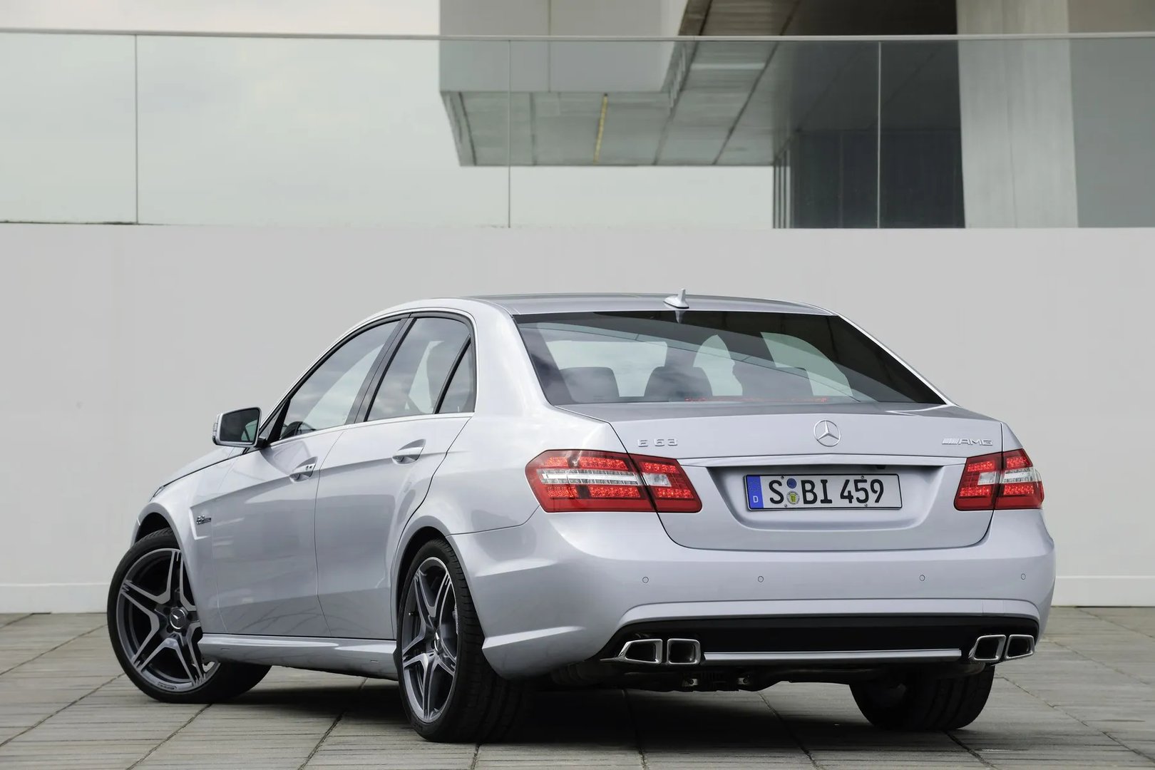 Mercedes_E-Class_AMG_4_generation__Sedan__2.jpg