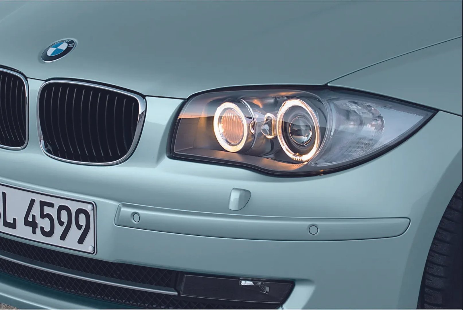 BMW_1_series_1_generation_restyling__Hatchback_3-door__5.jpg