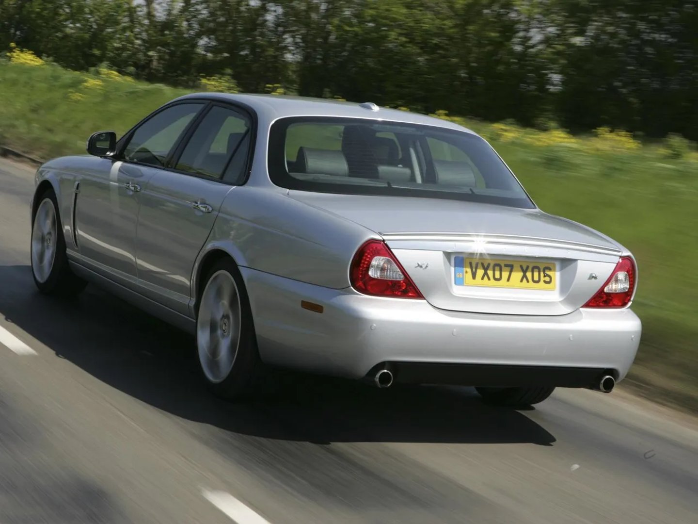 Jaguar_XJR_3_generation_restyling__Sedan__1.jpg