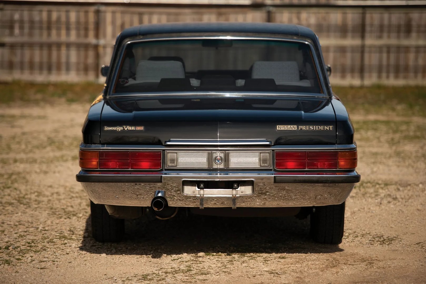Nissan_President_1_generation__Sedan__4.jpg