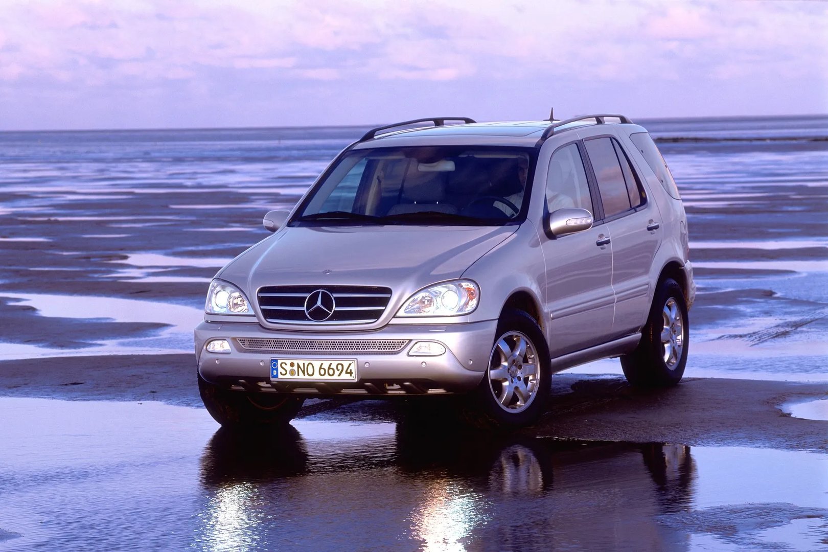 Mercedes_M-Class_1_generation_restyling__SUV_5-doors__5.jpg