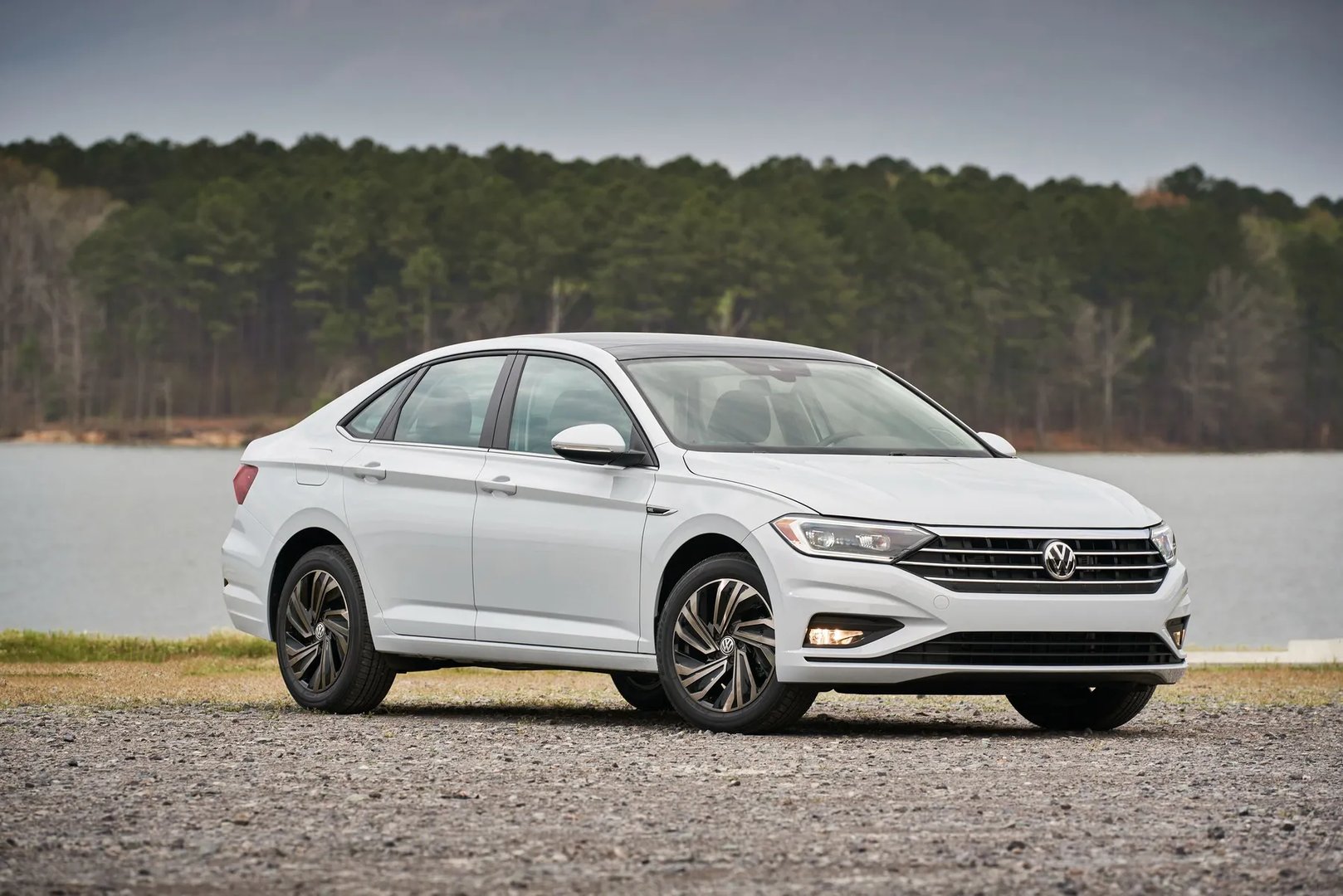 Volkswagen_Jetta_7_generation__Sedan__11.jpg