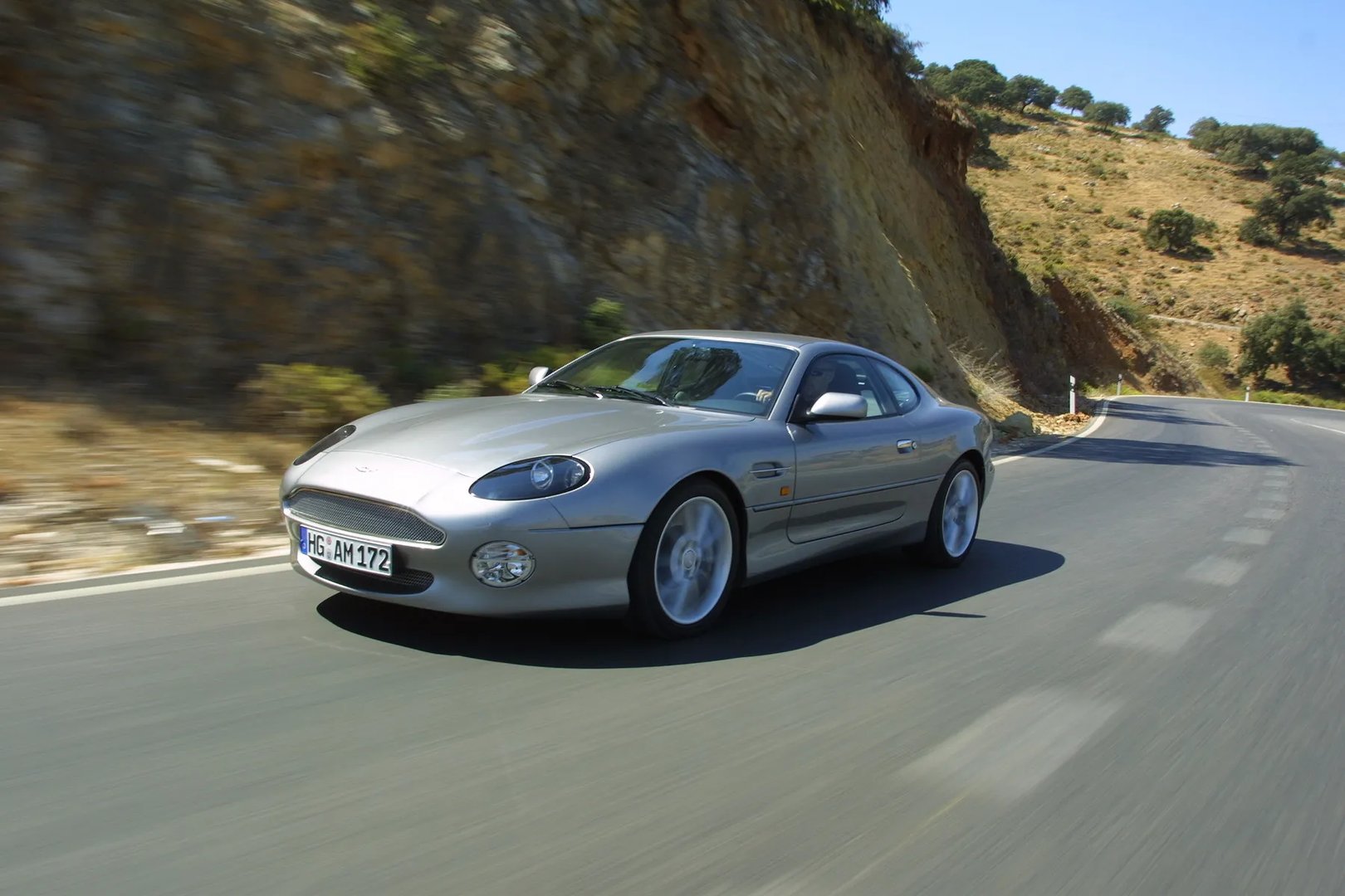 Aston Martin_DB7_1_generation_restyling__Coupe__10.jpg